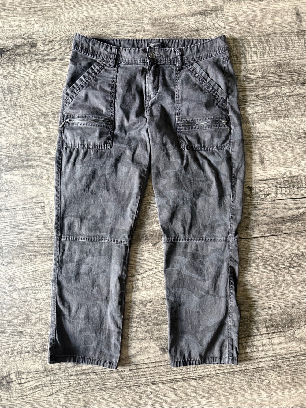Y2K Gray Camo Cargo Pants | Size 10